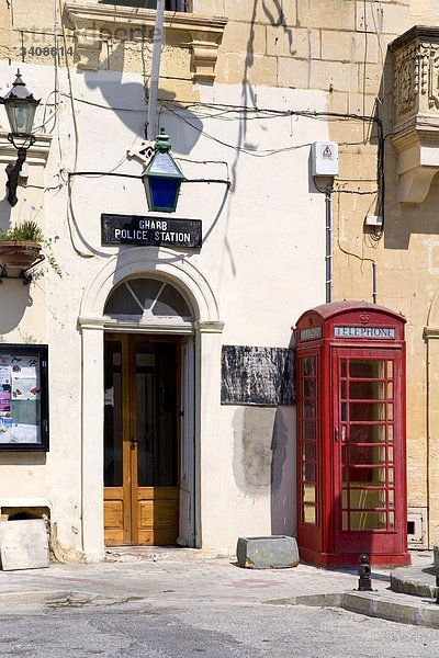 Telefonzelle an einer Poizeiwache  Gharb  Gozo  Malta