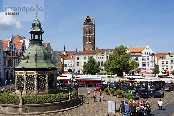 Marktplatz von Wismar  Deutschland  Erhöhte Ansicht
