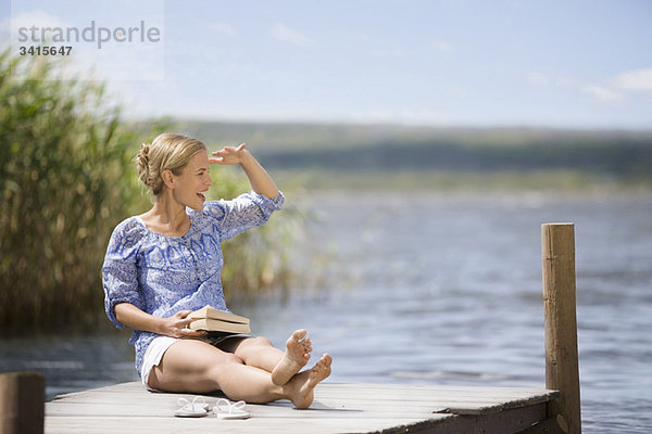 Frau am See