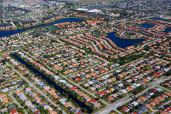 Luftaufnahme der Häuser an der Ostküste von Florida