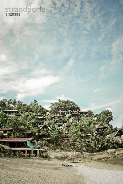 Touristen am Strand von Ko Phangan  Thailand