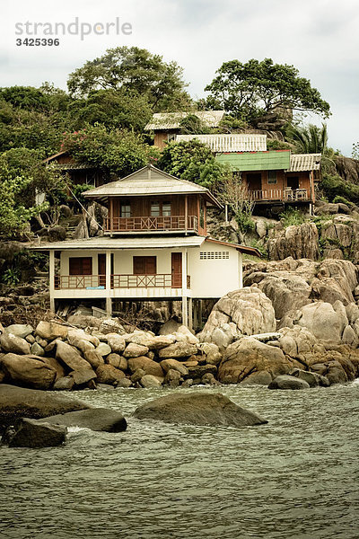 Wohngebäude an der Küste von Ko Tao  Thailand