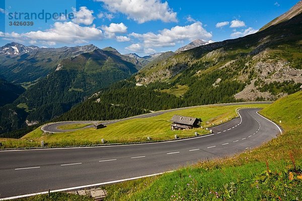 Österreich  Blick von der Großglockner Hochalpenstraße auf die Alpen