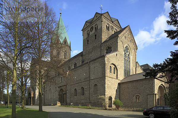 Kloster St. Ludgerus mit Ludgerusbasilika  Essen  Ruhrgebiet  Nordrhein-Westfalen  Deutschland  Europa