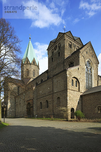Kloster St. Ludgerus mit Ludgerusbasilika  Essen  Ruhrgebiet  Nordrhein-Westfalen  Deutschland  Europa