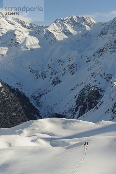 Italien  Südtirol  Sulden  Skifahrer beim Wenden