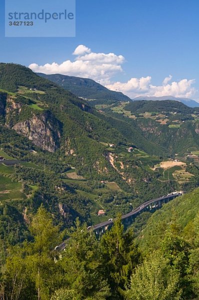 Italien  Südtirol  Bozen  Brennerautobahn  Hochansicht