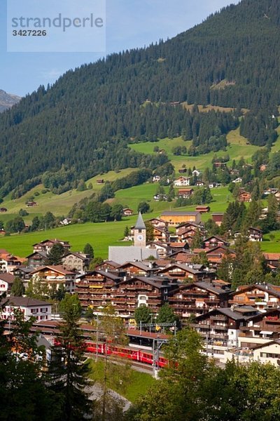 Schweiz  Graubünden  Dorf Klosters  Hochansicht