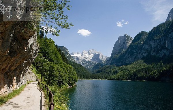 Österreich  Salzkammergut  Gosausee mit Bergen im Hintergrund