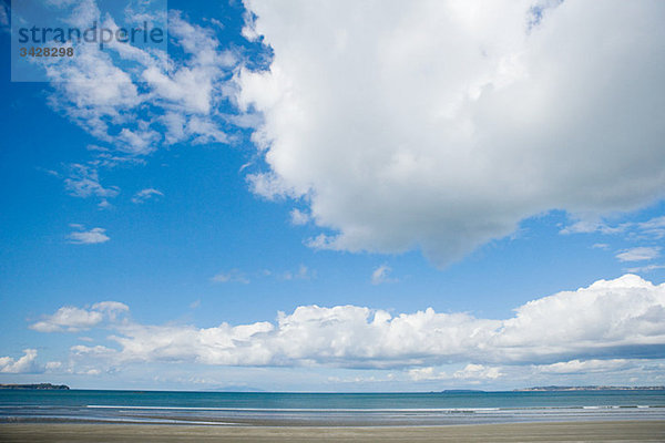 Auckland  große Wolken über dem Hauraki Golf