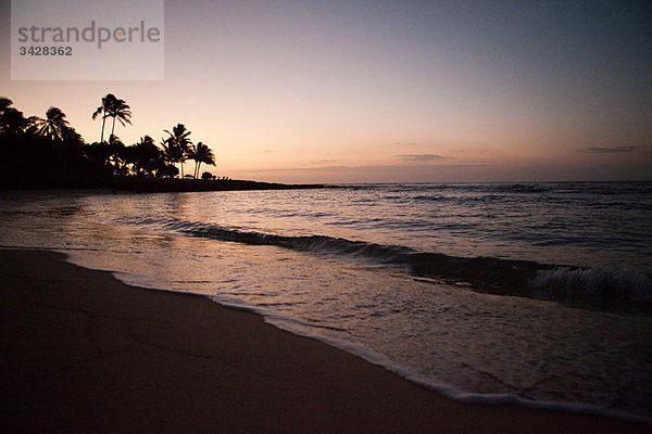 Hawaiian Strand bei Sonnenuntergang
