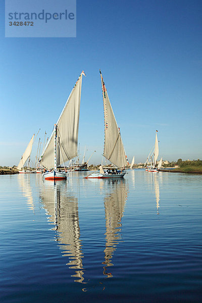 Felucca Boote auf dem Nil bei Luxor
