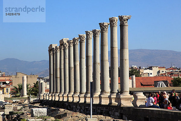 Römische Säulen der Agora in Izmir Türkei