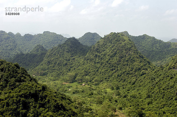 Huong Tich Berge in Vietnam  Vogelperspektive