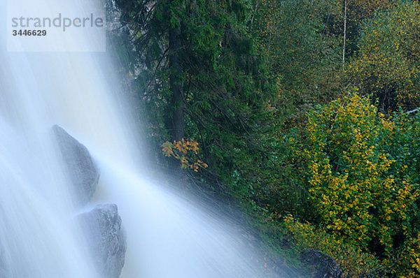 Skandinavien  Schweden  Bohuslan  Blick auf Wasserfall  elevated view