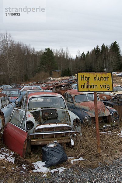 Skandinavien  Schweden  Värmland  Ansicht von verlassenen Auto