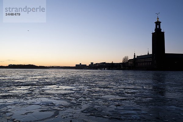 Skandinavien  Schweden  Stockholm  Stockholm City Hall  Silhouette der Stadt hall