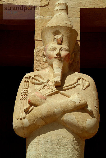 Statue am Hatschepsut Tempel  Luxor  Ägypten  Close-up