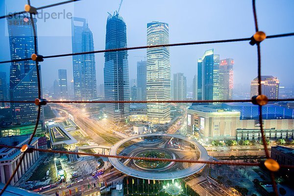 Blick vom Oriental Pearl Tower auf das Bankenviertel  Shanghai  China  Erhöhte Ansicht