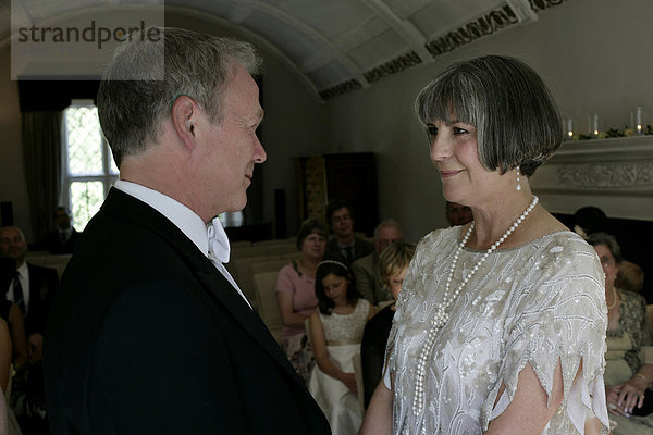 Hochzeit feiern  close up von Braut und Bräutigam
