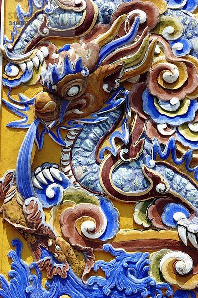 Vietnam  Hue  Dragon in die Kaiserstadt