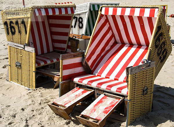 Strandkörbe am Strand von Langeoog  Deutschland