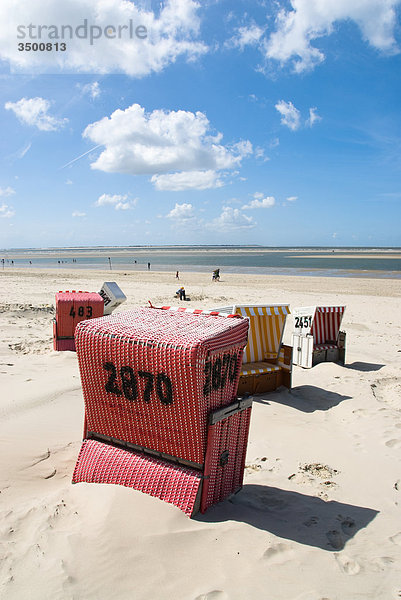 Strandkörbe am Strand von Langeoog  Deutschland