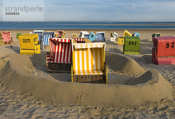 Strandkörbe am Strand von Langeoog  Deutschland