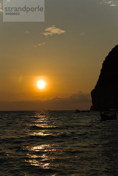 Sonnenuntergang auf der Insel Koh Phi Phi  Thailand