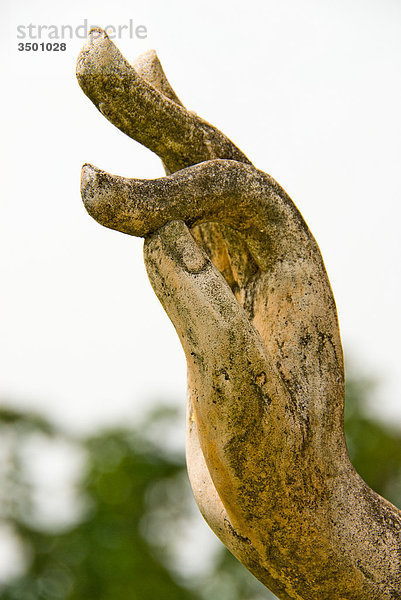 Hand einer Buddhastatue in Bangkok  Thailand