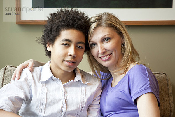 Portrait von ein Teenager und seine Mutter