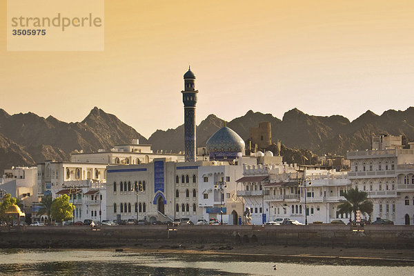 Muscat  Oman Weihrauchbehälter Denkmal