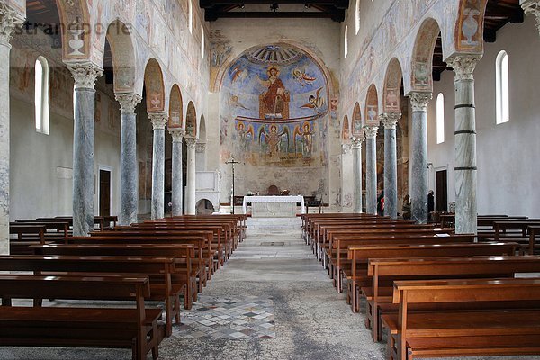 Kirche Innenaufnahme Kampanien Italien