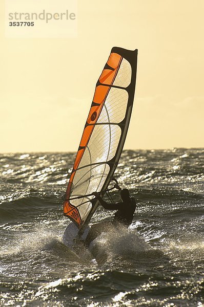 Windsurfer auf eine offene Meer  Schweden