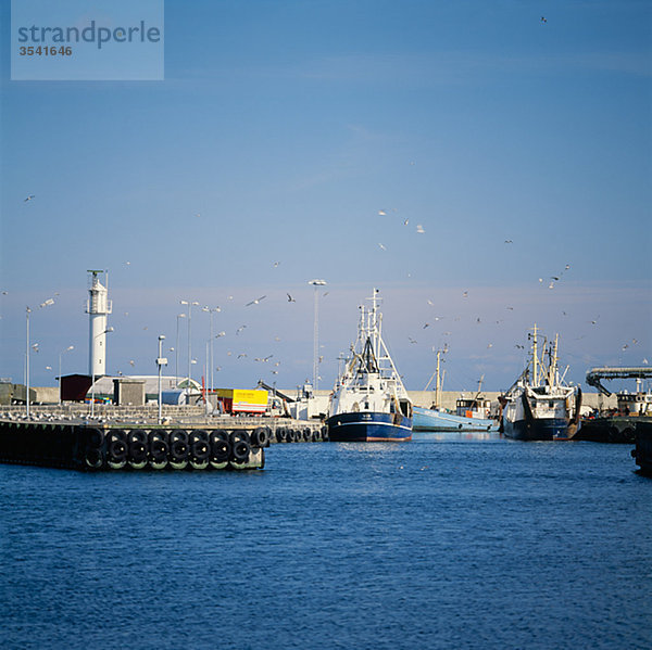 Ansicht der Schiffe im Hafen