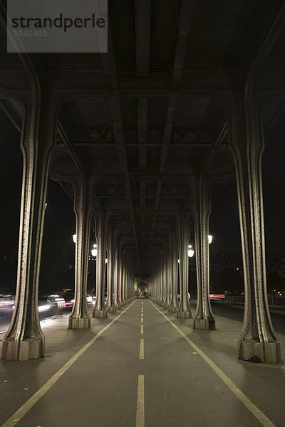 Frankreich  Paris  Pont Bir Hakeim bei Nacht