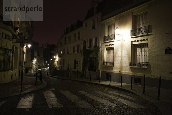 Frankreich  Paris  Montmartre  Rue Cortot bei Nacht