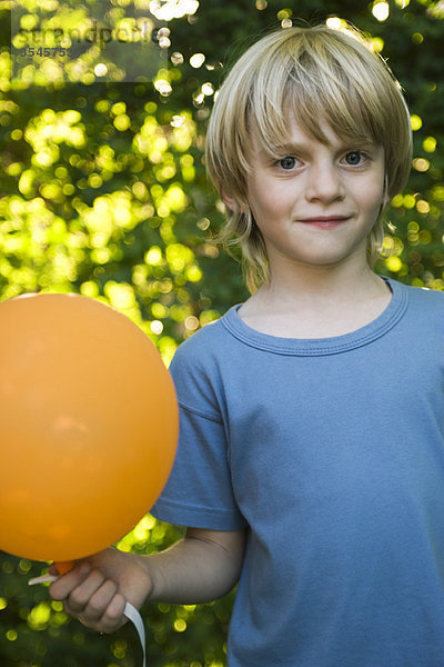 Junge mit Ballon  Portrait