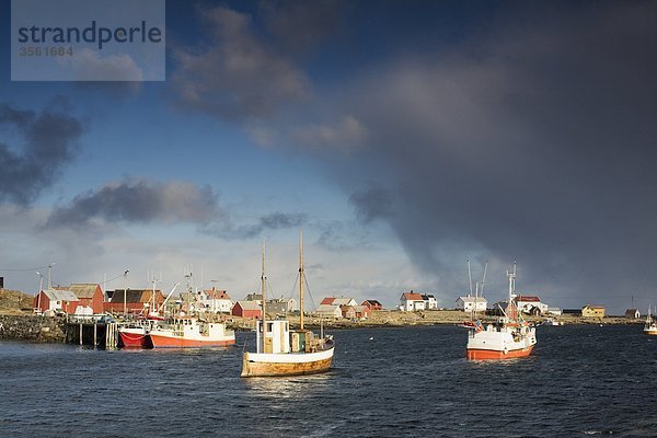 Skandinavien  Norwegen  Fischerboot am Meer