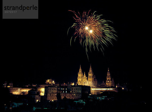 Feuerwerk  Heiliges Compostelanisches Jahr  Santiago de Compostela  Galicien  Spanien  Europa