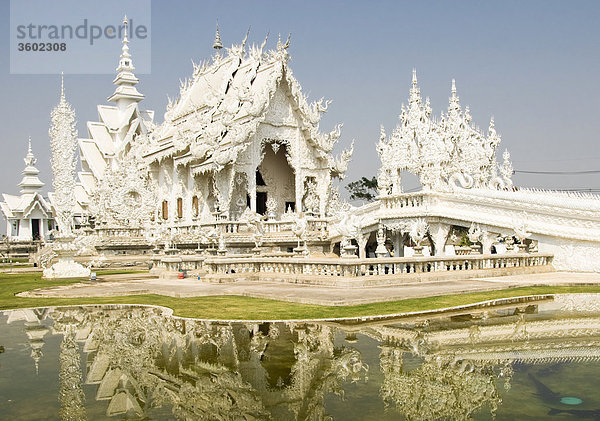 Moderne Tempelanlage Wat Rong Khun  Chiang Rai  Thailand
