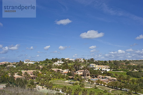 Landschaft mit Ferienanlage Quinta do Mar da Luz  Luz  Algarve  Portugal