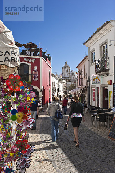 Fußgängerzone in der Altstadt  Lagos  Algarve  Portugal