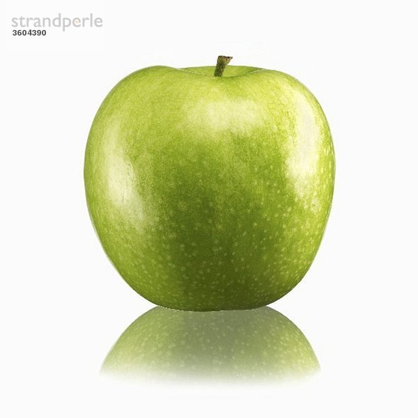 Grüner Apfel mit Reflexion