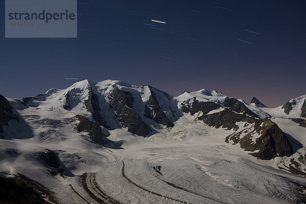 sternförmig Berg Nacht Gletscher Kanton Graubünden Engadin Schweiz