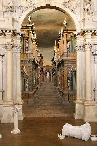 Italien  Vicenza  Teatro Olimpico  Palladio  innen  Kunst  Skill  museum