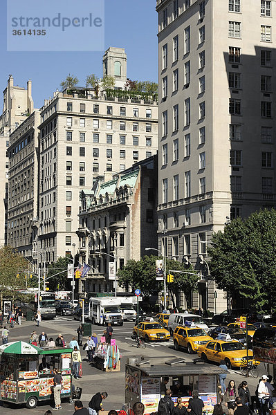 Gelben Taxis  5th Avenue  Upper East Side  Manhattan  New York  New York  USA