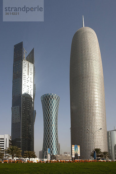 Bidda Tower  Qatar  UAE  Vereinigte Arabische Emirate  Architektur  Skyline  Wohnblocks  Hochhäuser  Corniche  Doha  Reisen  platzieren von Interesse  Wahrzeichen