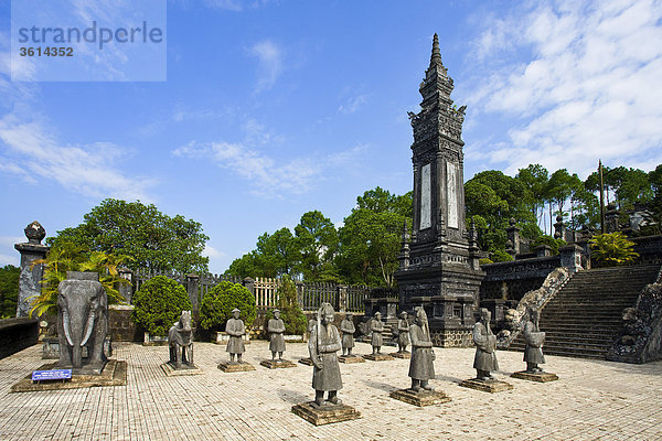 Vietnam  Asien  Fernost  Khai Dinh  Gee bis  Mausoleum  Steinfiguren  Zahlen  Kunst  Geschicklichkeit  Kultur  kulturelle Erbe von Welt  Unesco  Reisen  Sehenswürdigkeit  Wahrzeichen