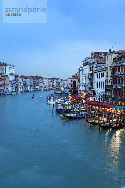 Grand Canal  Rialto Brücke Ponte di Rialto  Venedig  Veneto  Italien